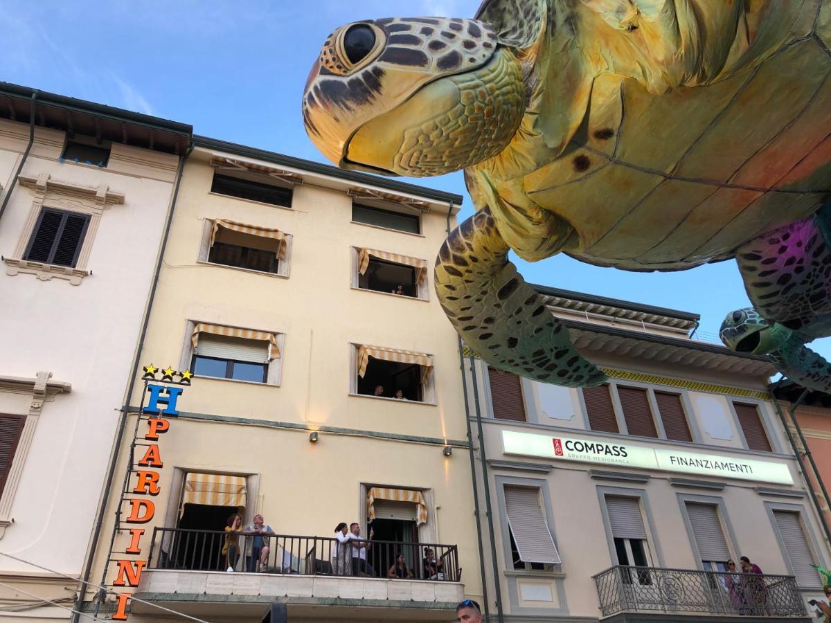 Hotel Pardini فياريجيو المظهر الخارجي الصورة