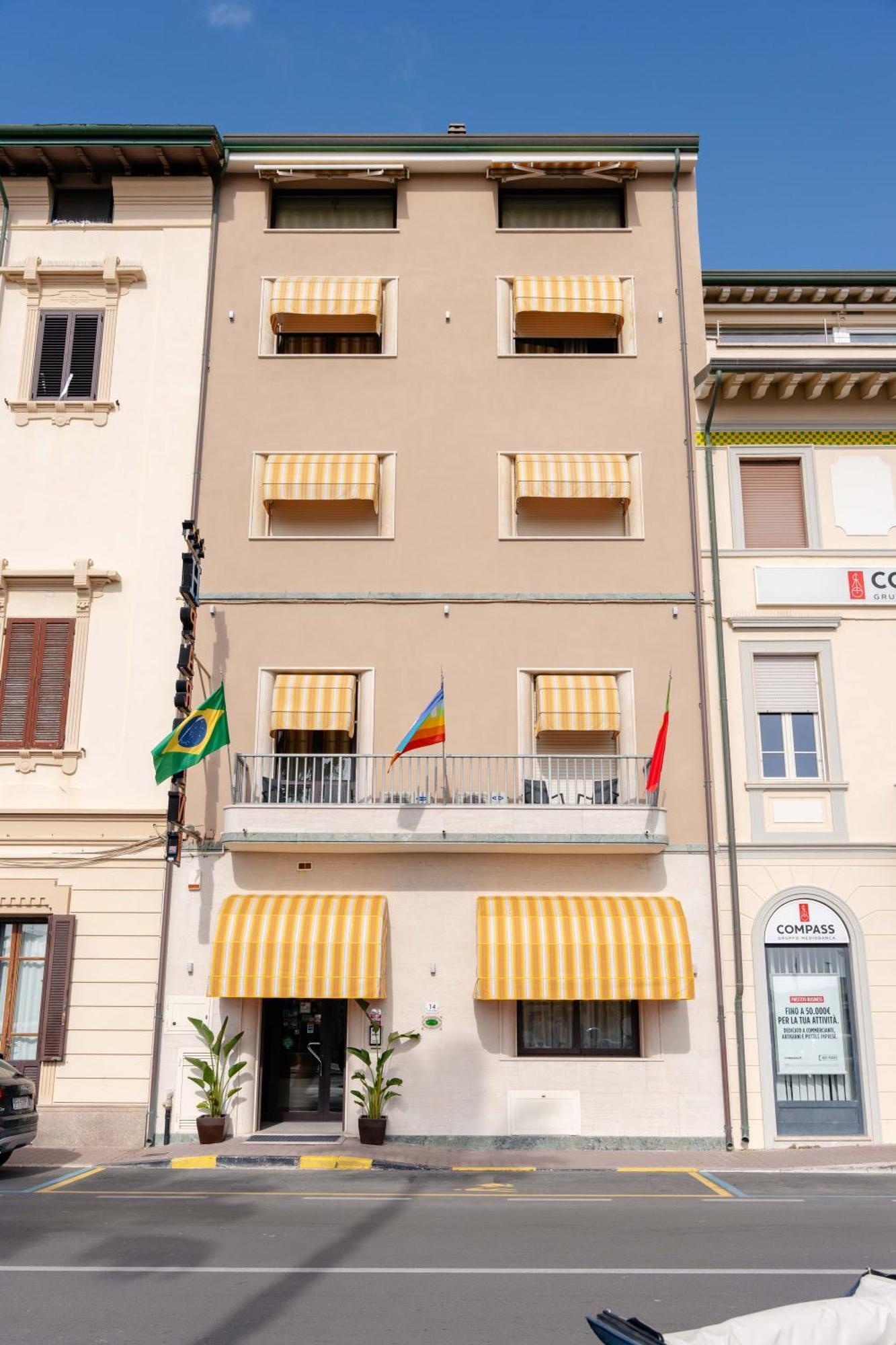 Hotel Pardini فياريجيو المظهر الخارجي الصورة